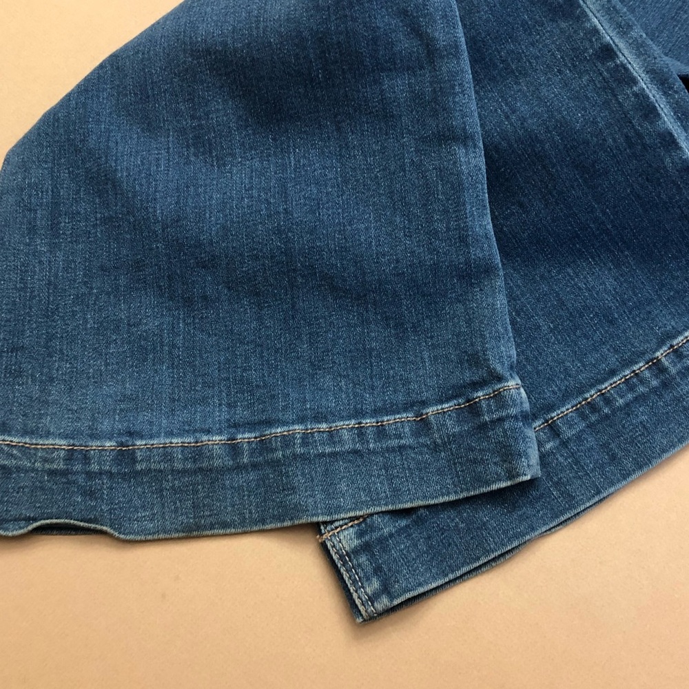 Flare Jeans Sneak Peek Classic Blue Wash Size 9 Bell Bottom Jeans - Picture 11 of 15